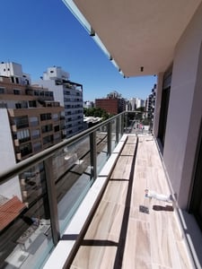 Alquiler De Apartamento De 2 Dormitorios. 21 Y Williman