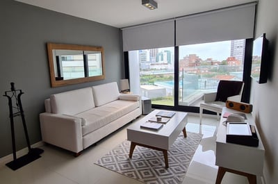 Venta de apartamento de 1 dormitorio y garaje en Artower
