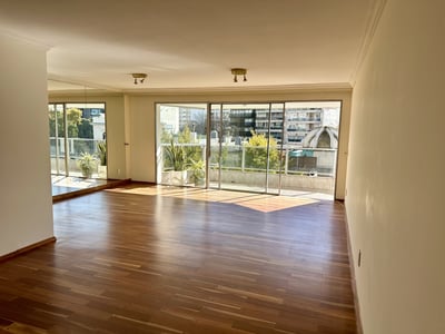 Alquiler de apartamento de 3 dormitorios, garaje doble, Pocitos