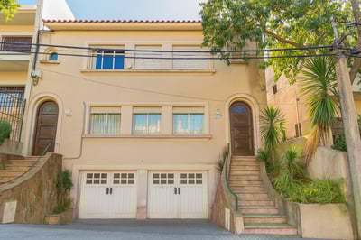 Venta de Casa de 4 Dormitorios, 3 baños y 2 garajes en Punta Carretas