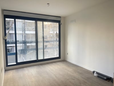 Venta de apartamento de 1 dormitorio y garaje, en Cordón