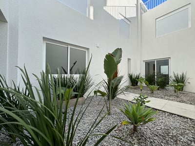 Venta de apartamento tríplex de 2 dormitorios, parrillero exclusivo
