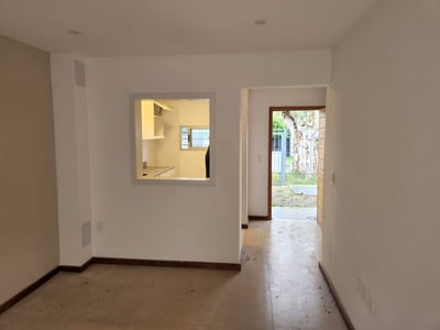 Venta con renta de casa de 2 dormitorios en Malvín Norte