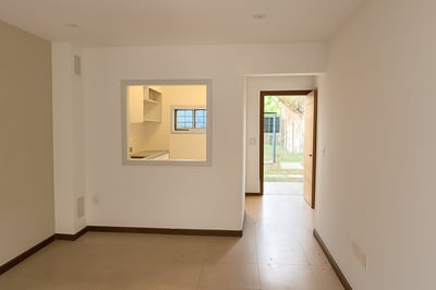 Venta con renta de casa de 2 dormitorios en Malvín Norte