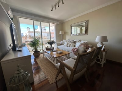 Venta de apartamento de 2 dormitrios y garaje en Villa Biarritz