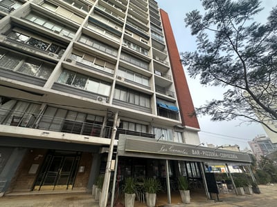 Venta de apartamento de 3 dormitorios Av. Libertador, Aguada