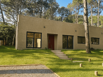 Venta casa en Punta Ballena 3 Dormitorios y Piscina