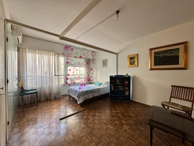 Venta de apartamento monoambiente, buen metraje, Ciudad Vieja