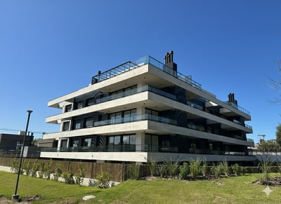 Venta de Penthouse de 3 dormitorios y garaje en Calyptus Zen I, Carrasco