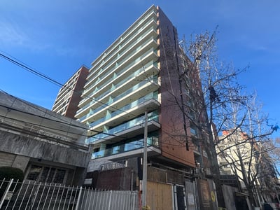 Venta de monoambiente con patio en Park Square Franzini, Pocitos