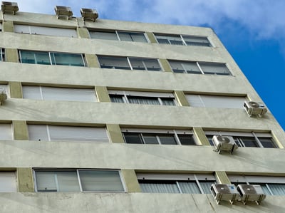 Venta de apartamento de 2 dormitorios a reciclar, la Blanqueada
