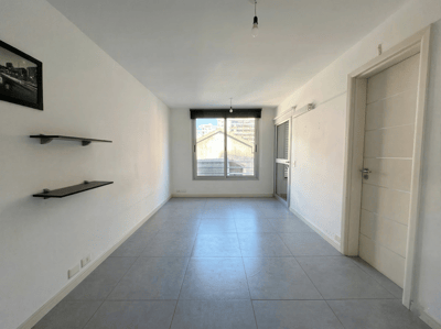 Alquiler de monoambiente con garaje, en Aguada