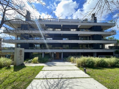 Alquiler de Penthouse de 3 dormitorios y garaje en Calyptus Zen I, Carrasco