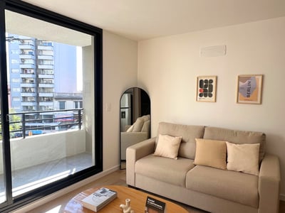 Venta de apartamento monoambiente en Be Docta, Tres Cruces