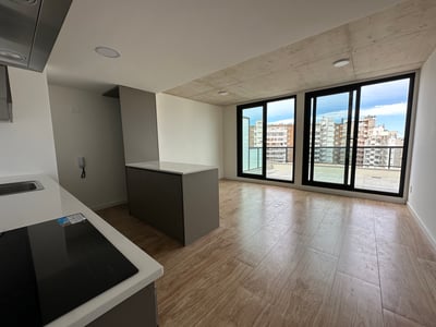Venta apartamento penthouse de 2 dormitorios y garaje en Sea Side III, Pocitos
