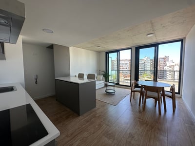 Venta apartamento penthouse de 2 dormitorios y garaje en Sea Side III, Pocitos