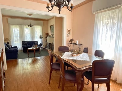 Venta de dos casas 3 y 2 dormitorios con garaje Tres Cruces