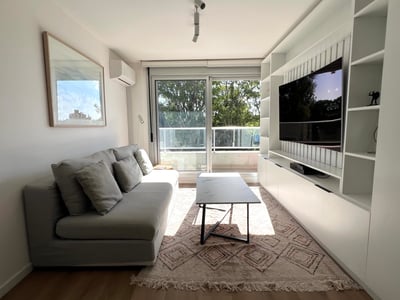 Venta Apartamento 2 Dormitorios y Garaje Amoblado en Buceo