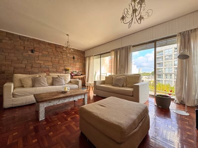 Venta de Apartamento 3 dormitorios y Garaje en Pocitos