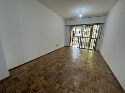 Venta 2 dormitorios con garage Pocitos