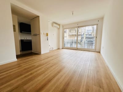Venta de apartamento 2 dormitorios con patio, garaje, Cordón