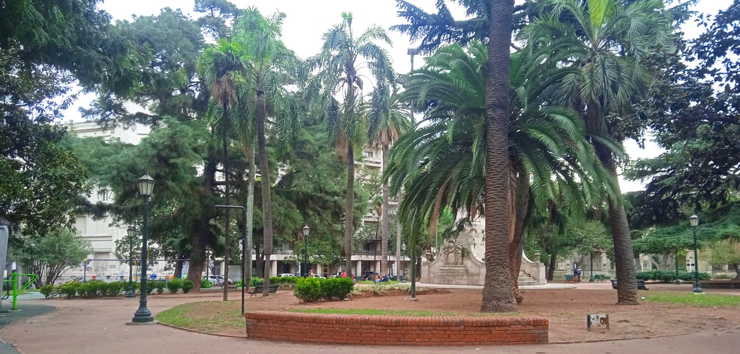 plaza-zabala-ciudad-vieja 