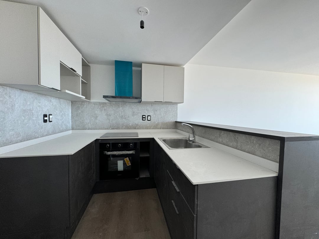 Ventura Tower Carrasco