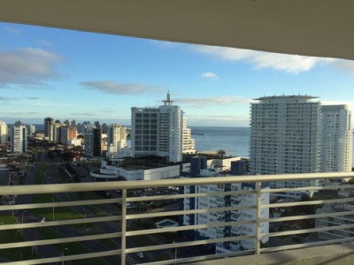 Venta con renta de apartamento de 2 dormitorios, Alexander Boulevard