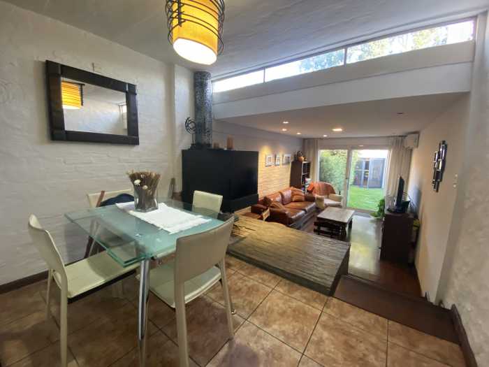 Venta Casa 2 Dormitorios y Jardín Parque Batlle
