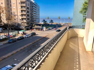 Venta de apartamento 4 dormitorios y garaje en Pocitos