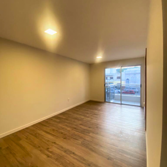 Venta  apartamento de 2 dormitorios y garaje, Parque Batlle